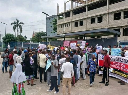 Pro- Govt. Protesters In Lagos Rally Against Violent Protests.