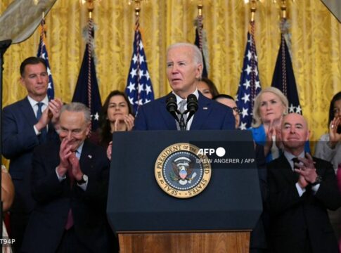 US Court Temporary Suspends Biden's Immigration Policy For Citizens' Spouses