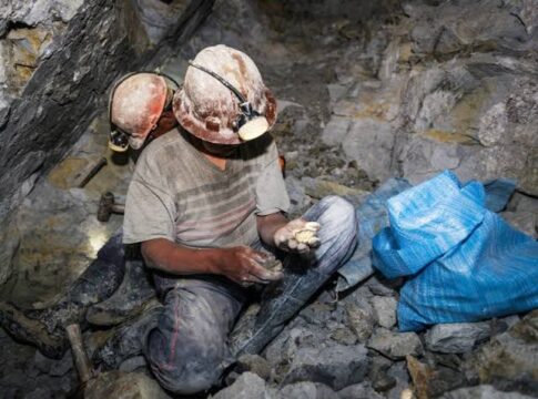 South Africa Declines Aid for 4,000 Illegal Miners Trapped in Abandoned Mine